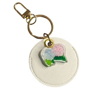 Korean Hydrangea Charm w/ White Disc Keychain, Gold Tone Hardware, NEW